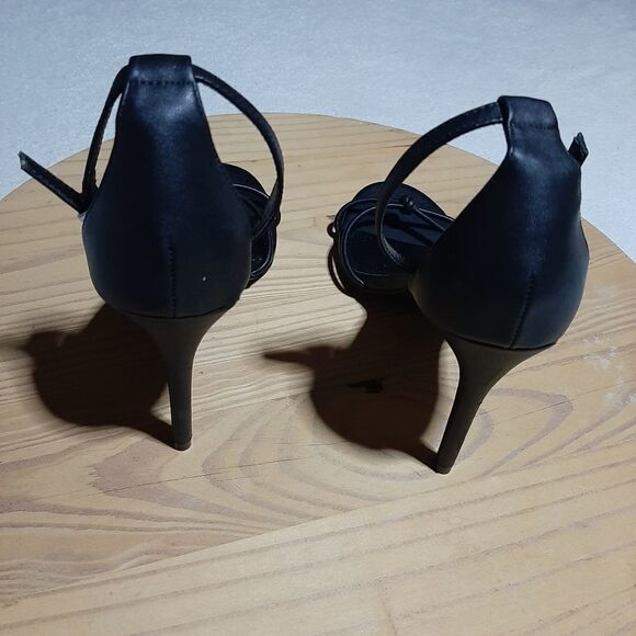 Forever 21 High Heel Sandals Size 9 - Picture 5 of 11